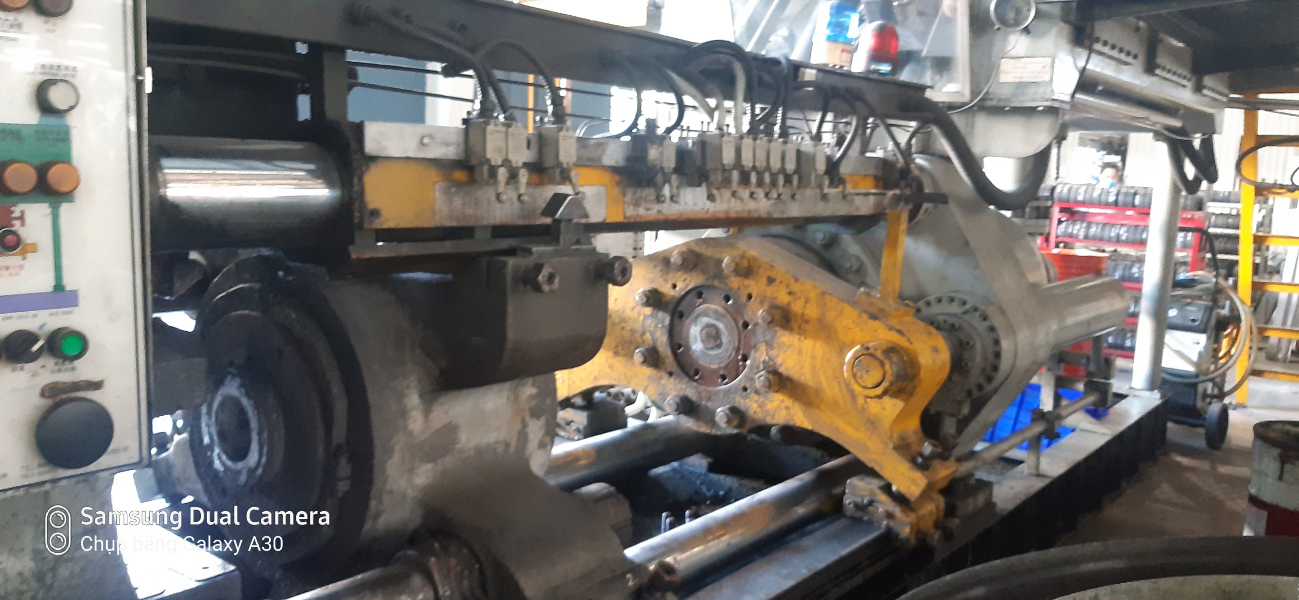 Sủa máy đùn nhôm